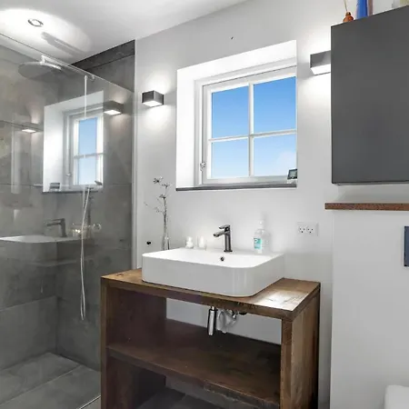 Cozy In With House Sea View Апартаменты