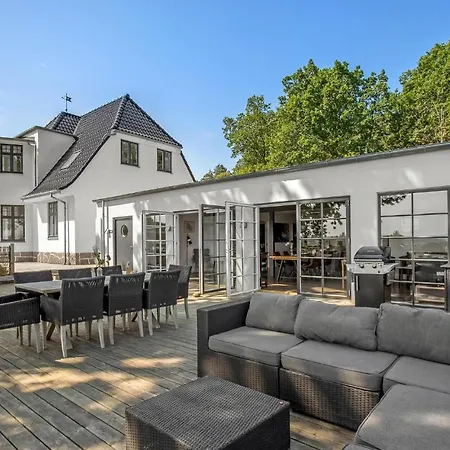 Cozy In With House Sea View Апартаменты