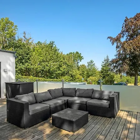 Апартаменты Cozy In With House Sea View Аллинге