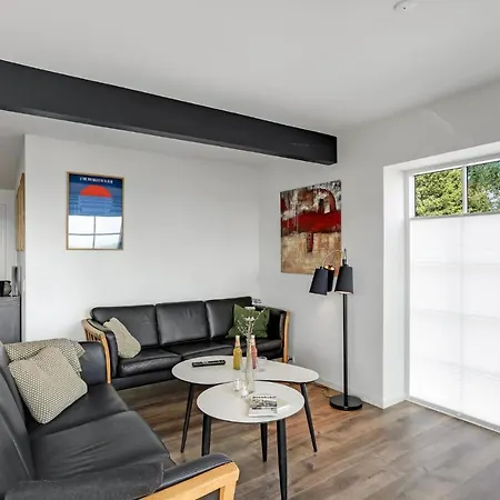 Cozy In With House Sea View Апартаменты *